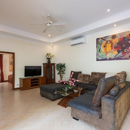 Village Austria Luxury Pool Villas Pattaya Exterior foto